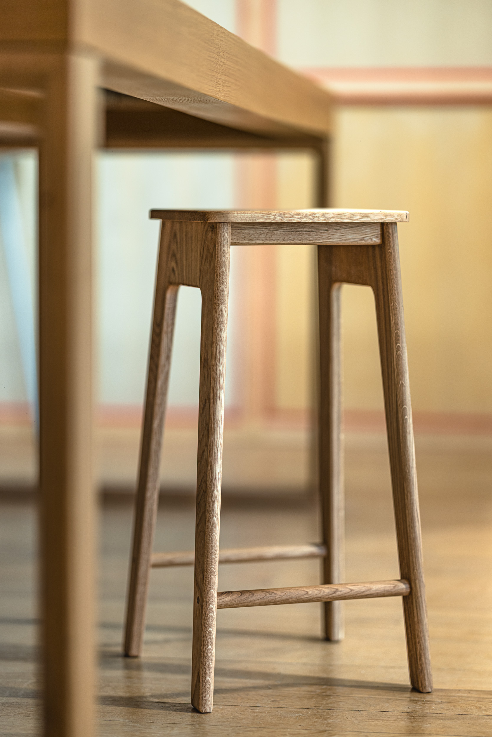 Tabouret de bar en chêne massif version 2